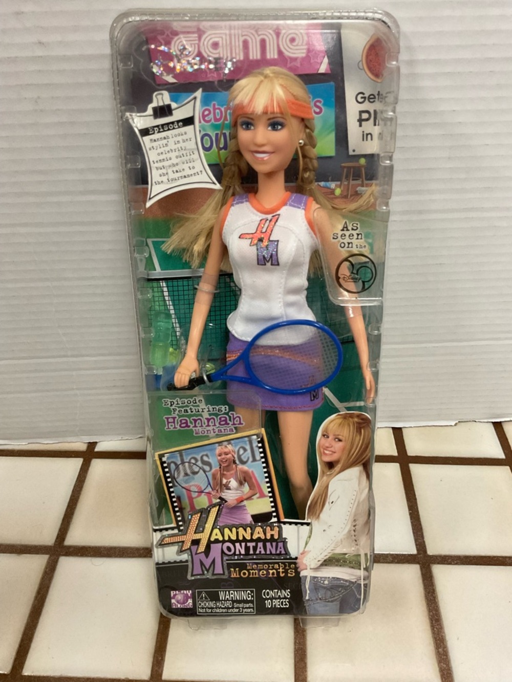 Hannah Montana Tennis Doll with Blue Racket - Picture 2 of 3